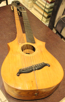 guitare viennoise, deux manches, carelman, almerantz, 1889